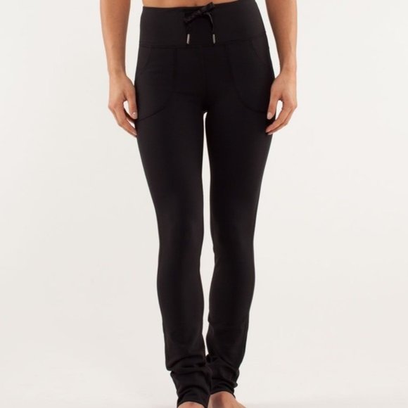 straight leg yoga pants with pockets